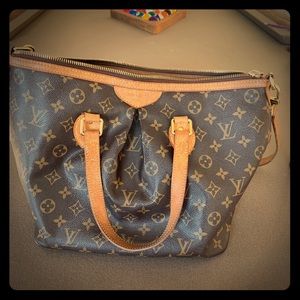 Louis Vuitton shoulder purse